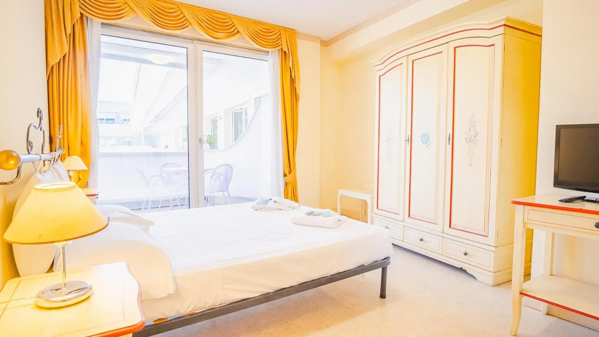 Relais Du Lac Village - Italian Homing Desenzano del Garda 0*,  Italia