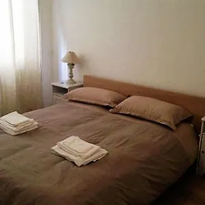 Vatican House , Roma Italia