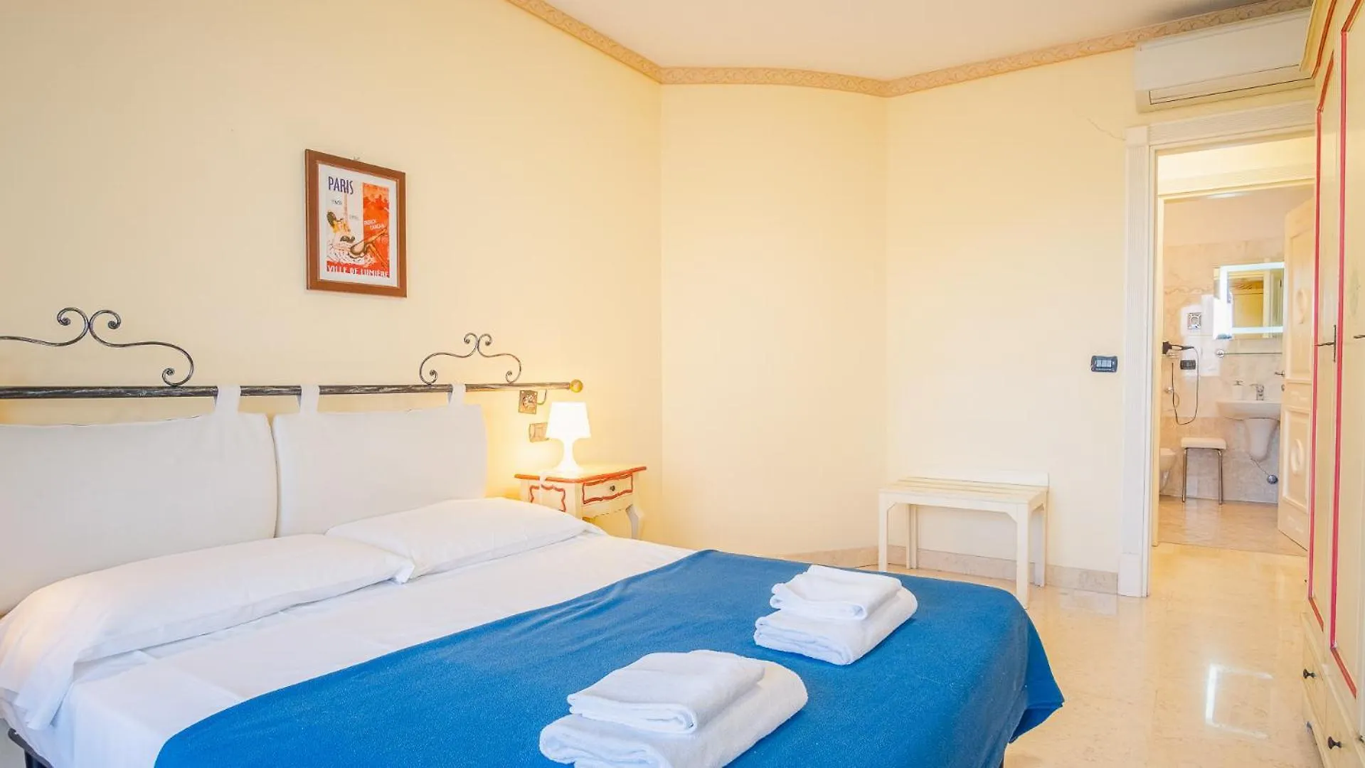 Relais Du Lac Village - Italian Homing Desenzano del Garda 0*,  Italy