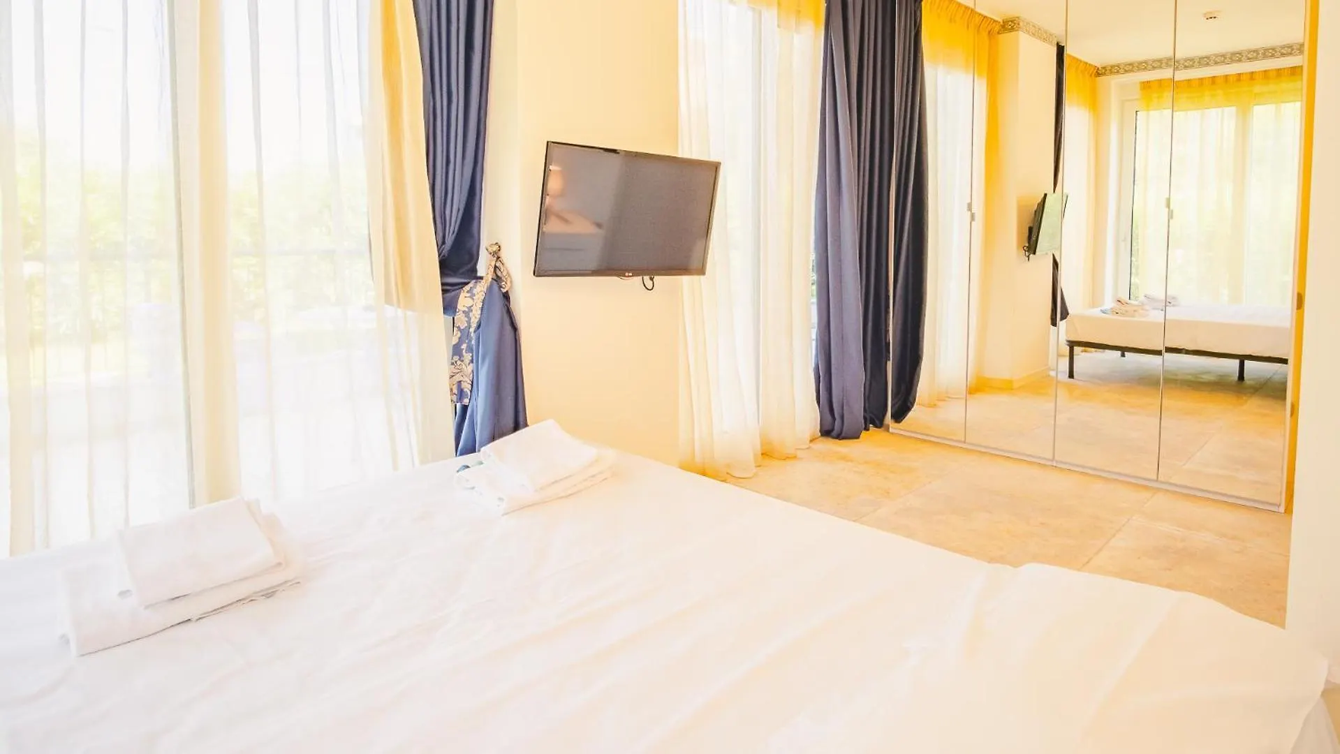 Apartment Relais Du Lac Village - Italian Homing Desenzano del Garda Italy
