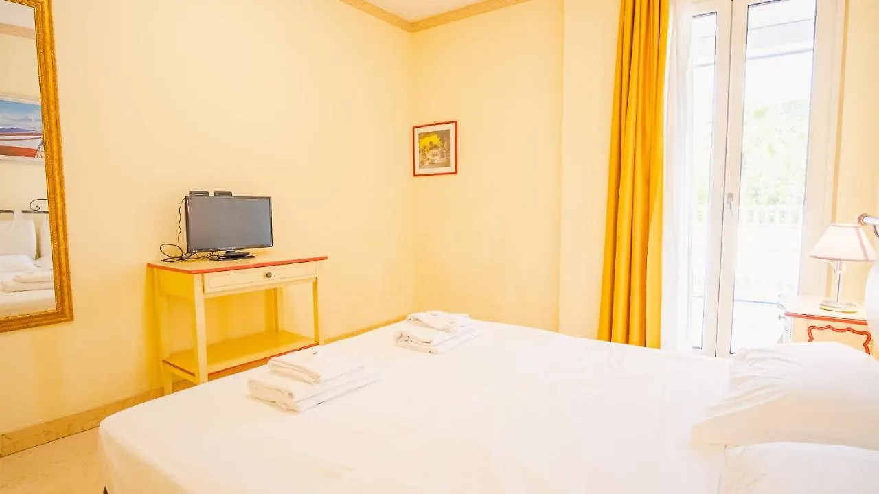 Relais Du Lac Village - Italian Homing Desenzano del Garda 0*,  Italia