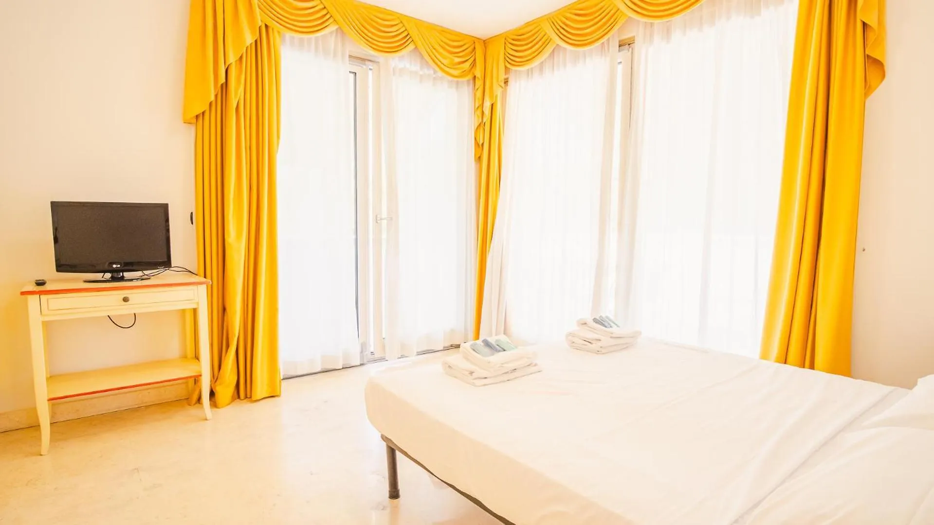 Relais Du Lac Village - Italian Homing Desenzano del Garda 0*,  Italia